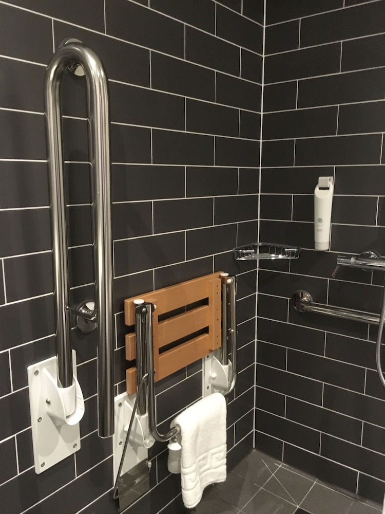 Habitación, 1 cama doble, accesible para personas con discapacidad (with Free Hot Breakfast) del hotel Holiday Inn Express St. Albans - M25, Jct.22, An Ihg. Foto 9