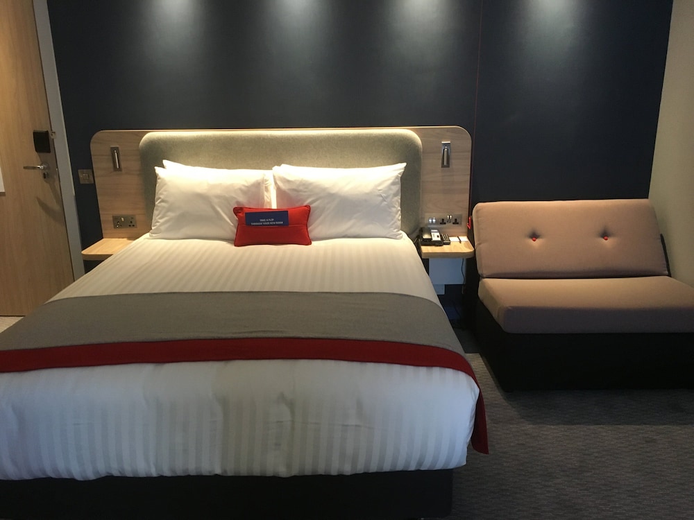 Habitación estándar, 1 cama doble con sofá cama del hotel Holiday Inn Express St. Albans - M25, Jct.22, An Ihg. Foto 16