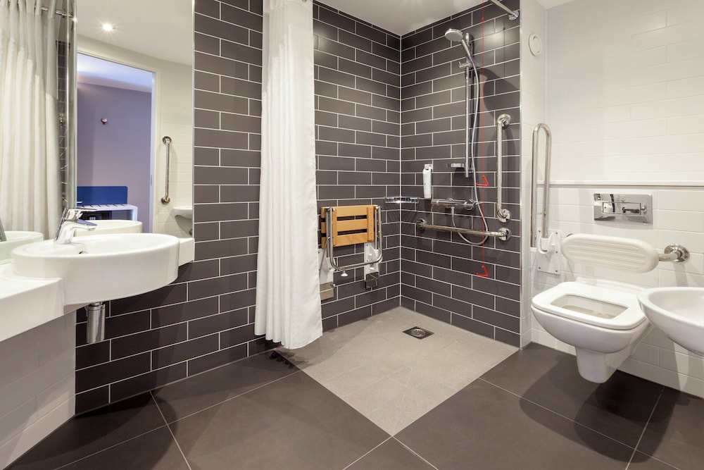 Habitación, 1 cama doble, accesible para personas con discapacidad del hotel Holiday Inn Express St. Albans - M25, Jct.22, An Ihg. Foto 18
