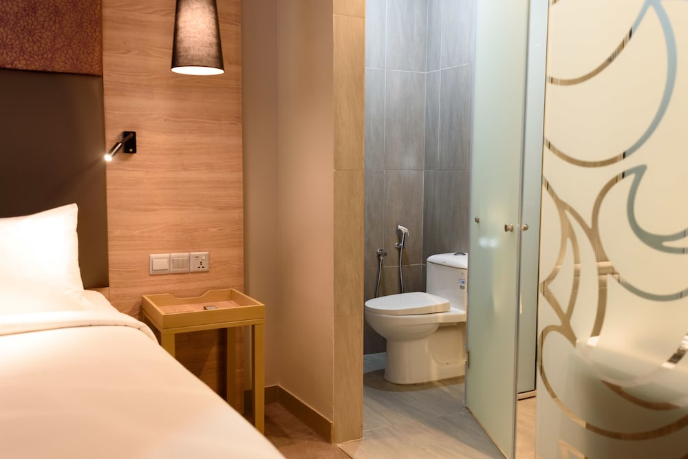 Habitación superior, 2 camas individuales del hotel Mercure Selangor Selayang. Foto 6