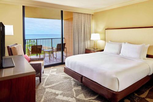 Suite Diamond Head Tower de 1 dormitorio con vistas al mar del hotel Hilton Hawaiian Village Waikiki Beach Resort. Foto 1