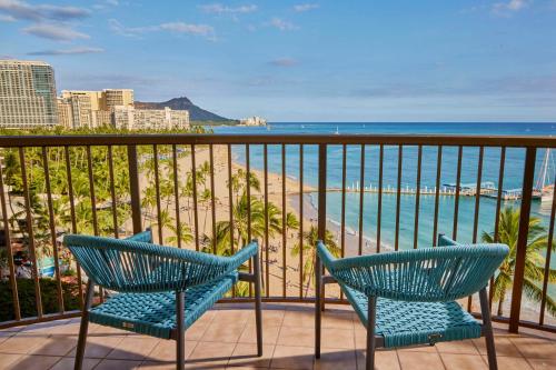 Habitación con 2 camas grandes frente al mar - Planta alta/ Adaptada para personas con discapacidad auditiva del hotel Hilton Hawaiian Village Waikiki Beach Resort