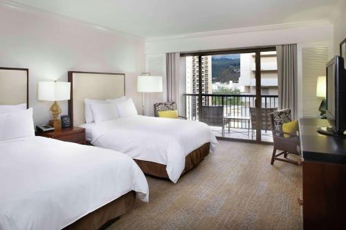 Habitación Ali'i Tower con vistas al resort - 2 camas dobles del hotel Hilton Hawaiian Village Waikiki Beach Resort. Foto 1