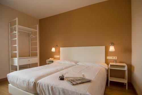 Habitación Doble Básica del hotel Los Cigarrales. Foto 1