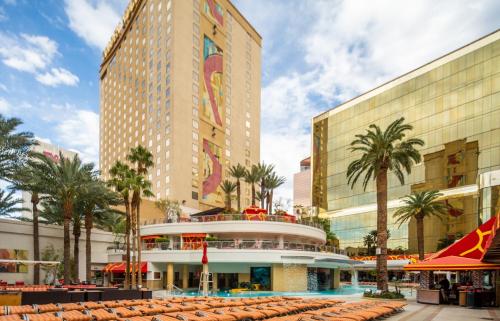 Carson Tower Deluxe con cama extragrande del hotel Golden Nugget Las Vegas and Casino. Foto 1