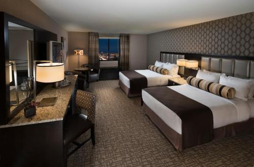 Gold Tower Deluxe con 2 camas dobles del hotel Golden Nugget Las Vegas and Casino