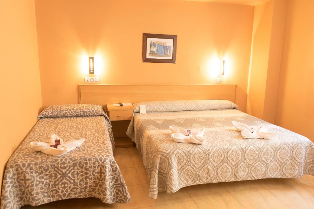 Habitación triple del hotel Goyesco Plaza. Foto 1