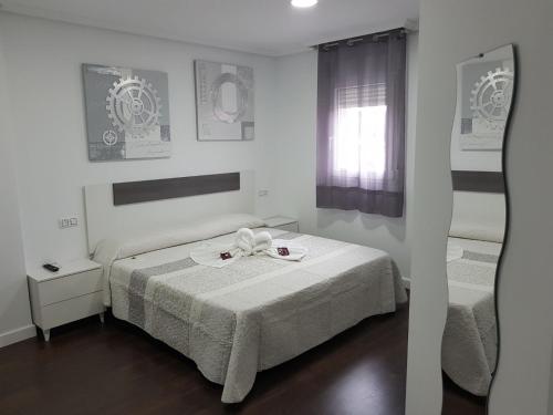 Habitación Superior - 1 cama grande del hotel Goyesco Plaza