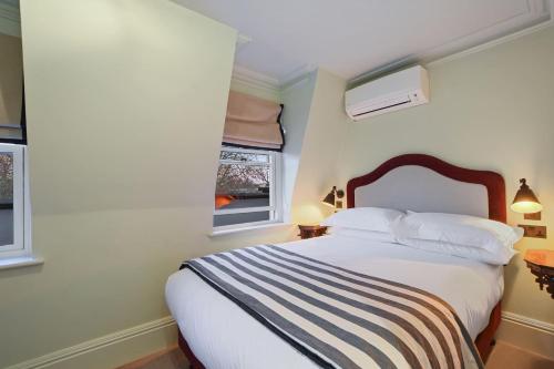 Habitación Doble Pequeña del hotel TWENTY NEVERN SQUARE. Foto 3