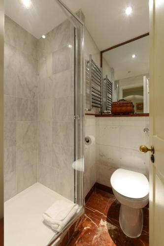 Doble de lujo del hotel TWENTY NEVERN SQUARE. Foto 14