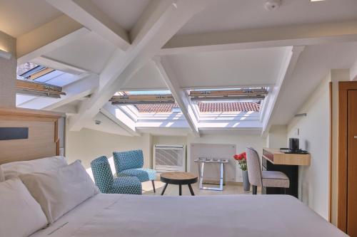 Habitación Doble con vistas a la catedral del hotel Praza Quintana. Foto 2