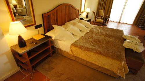 Suite del hotel Cigarral El Bosque. Foto 1