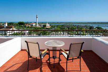 Habitación Doble Familiar Vista Mar Frontal del hotel Fuerte El Rompido. Foto 2