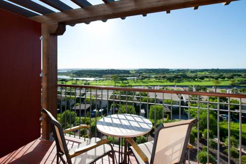 Habitación Doble Clásica dos camas individuales del hotel Fuerte El Rompido. Foto 2