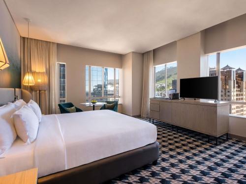 Habitación Executive con cama extragrande del hotel Pullman Cape Town City Centre