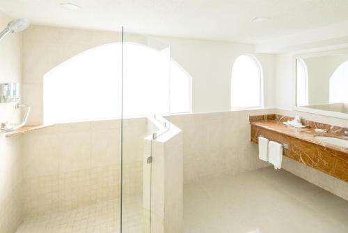 Suite Junior con vistas al mar del hotel Occidental Costa Cancún All Inclusive. Foto 2