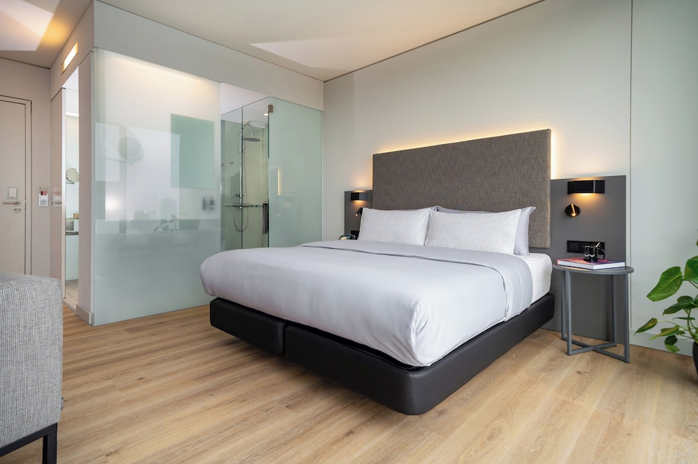 Estudio 1 Cama king Vista Patio Sofá Cama incluido del hotel Innside München Parkstadt Schwabing. Foto 4