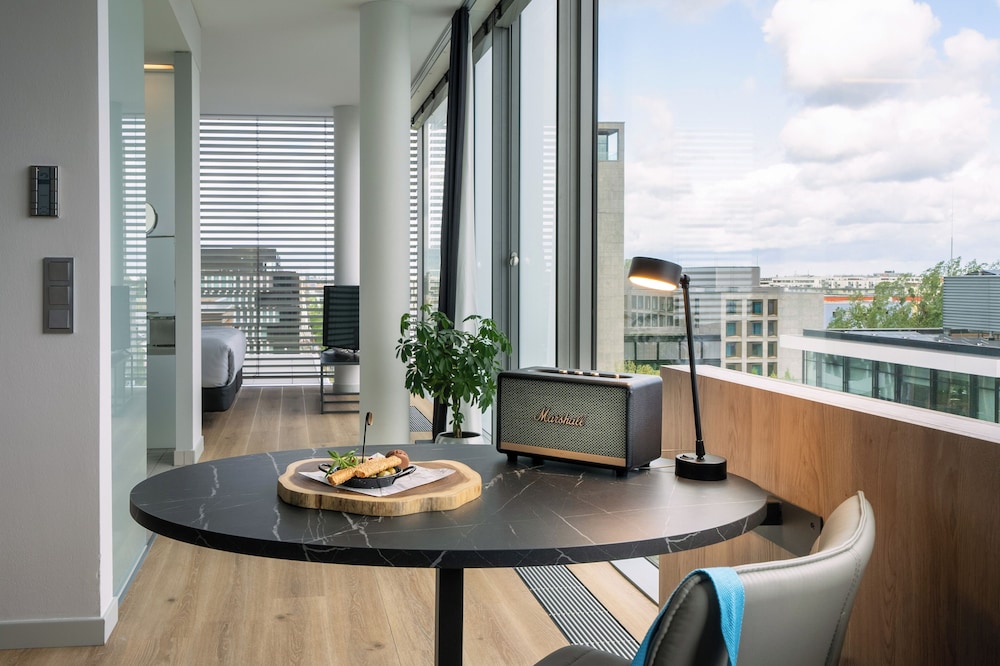 Loft 1 Cama king 1 habitación Vista Patio del hotel Innside München Parkstadt Schwabing. Foto 13