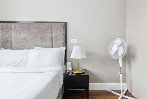 Estudio Clásico del hotel Golden Square. Foto 20