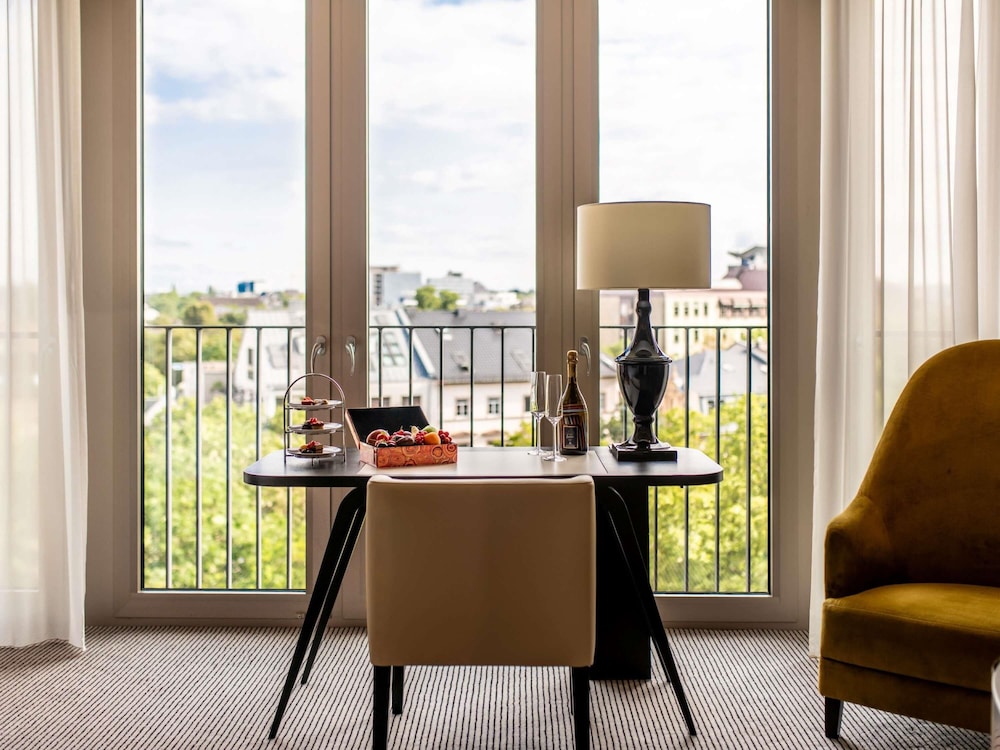 Suite junior, 2 camas individuales del hotel Sofitel Frankfurt Opera. Foto 1