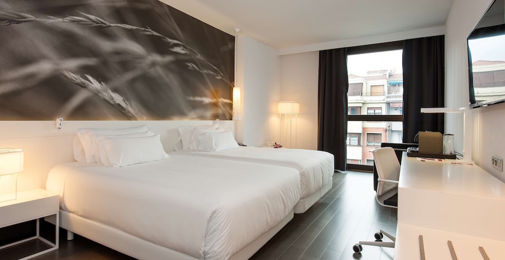 Habitación Premium (Extra Bed 3 adults) del hotel NH Collection Villa de Bilbao