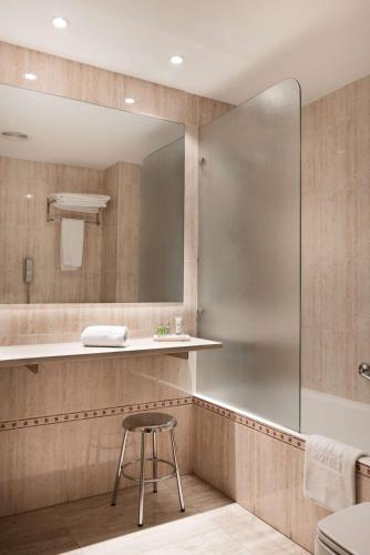 Habitación doble Agradable del hotel NH Ciudad Real. Foto 2