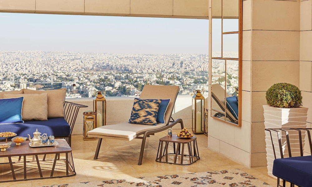 Suite presidencial (Signature) del hotel Fairmont Amman. Foto 8