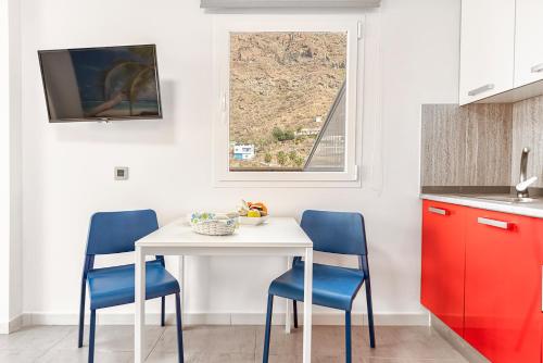 Apartamento Superior con vistas a la piscina del hotel Sol Mogan Suites - Adults Only