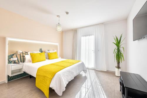 Apartamento Superior con vistas a la piscina del hotel Sol Mogan Suites - Adults Only. Foto 11