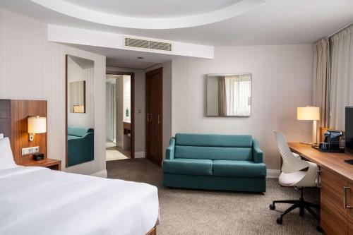 Suite Junior del hotel Hilton Garden Inn Bucharest Old Town. Foto 4