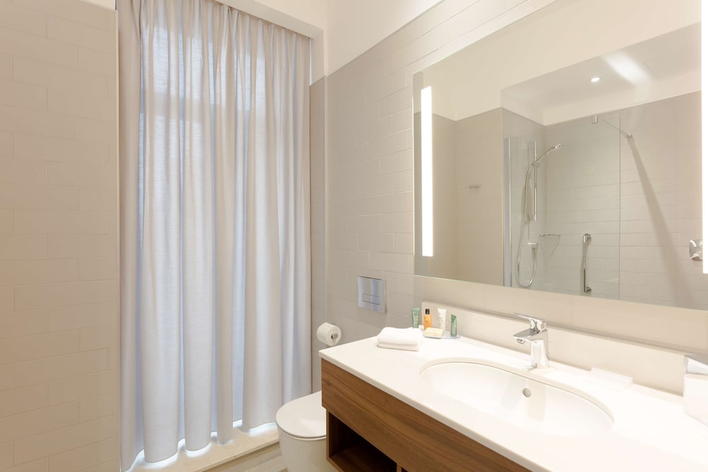 Suite, 1 habitación (Old Town) del hotel Hilton Garden Inn Bucharest Old Town. Foto 14