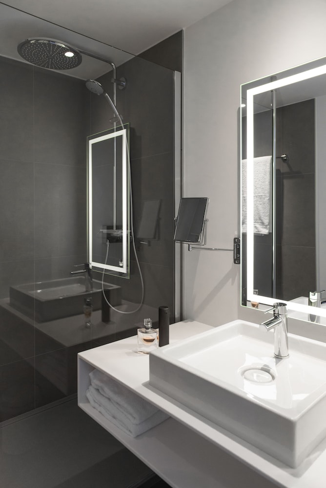 Habitación Superior, Camas Individuales del hotel Novotel Charleroi Centre. Foto 6