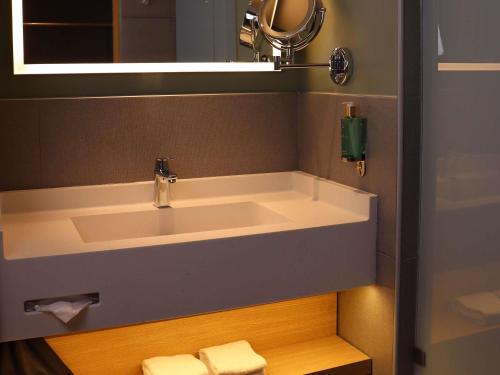 Habitación Superior con 2 camas dobles del hotel Novotel Mexico City Santa Fe. Foto 2