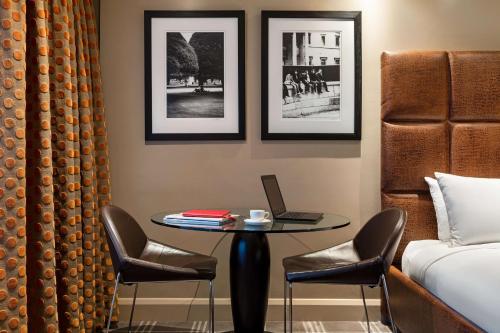 Premium King Deluxe del hotel Radisson Blu Hotel, London Heathrow. Foto 3