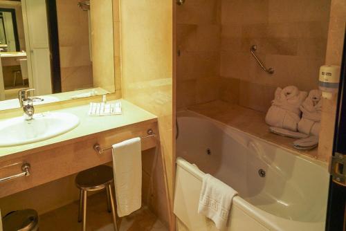 Suite Junior del hotel Senator Águilas. Foto 3