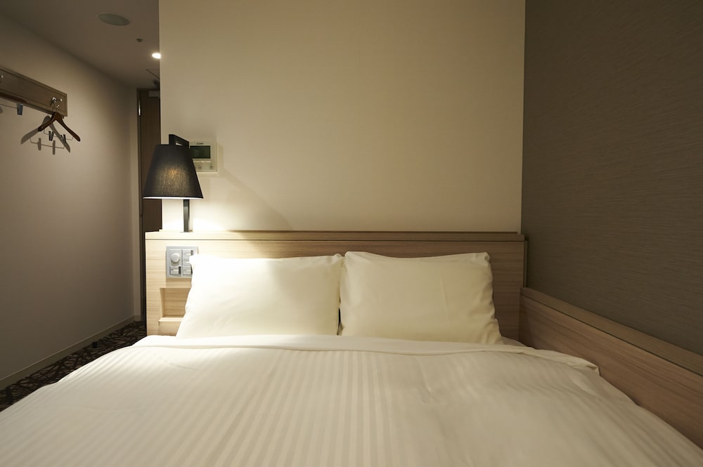 Habitación individual, fumadores del hotel Sotetsu Fresa Inn Ginza Nanachome. Foto 2