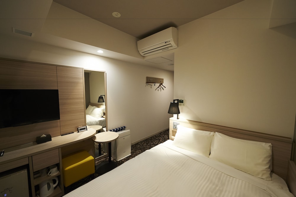 Habitación individual, fumadores del hotel Sotetsu Fresa Inn Ginza Nanachome. Foto 3