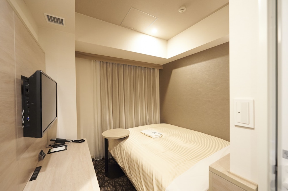 Habitación individual, fumadores del hotel Sotetsu Fresa Inn Ginza Nanachome. Foto 5