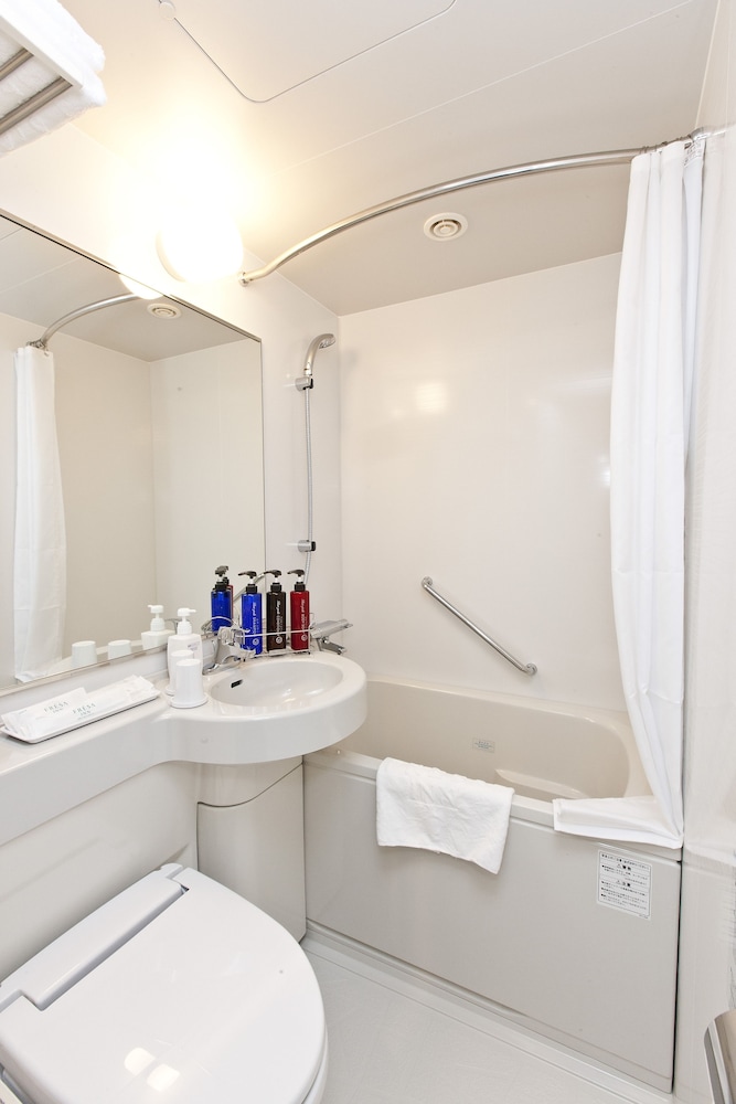 Habitación individual, fumadores del hotel Sotetsu Fresa Inn Ginza Nanachome. Foto 8