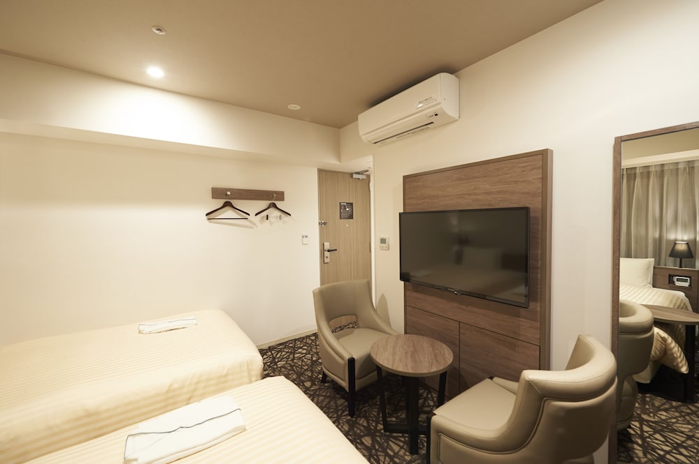 Habitación Deluxe con 2 camas individuales, fumadores del hotel Sotetsu Fresa Inn Ginza Nanachome. Foto 2