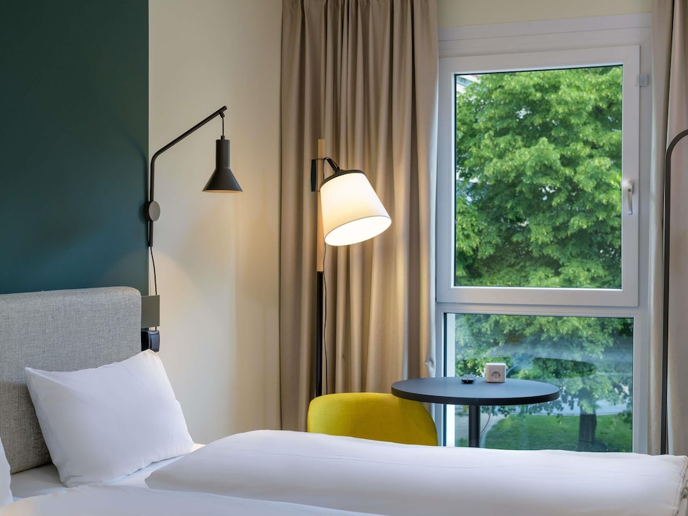 Habitación con 1 cama doble (160 x 200 cm), nuevo concepto de confort para dormir del hotel Ibis Leipzig City