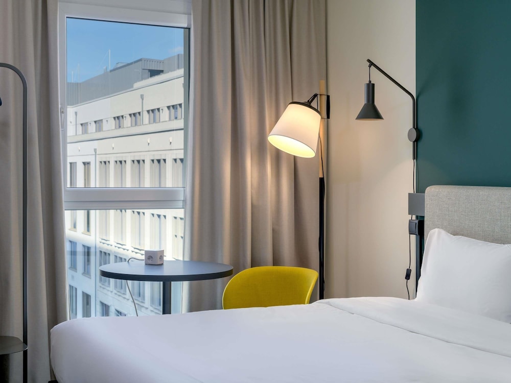 Habitación con 1 cama doble (160 x 200 cm), nuevo concepto de confort para dormir del hotel Ibis Leipzig City. Foto 6