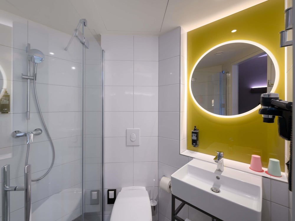 Habitación con 1 cama doble (160 x 200 cm), nuevo concepto de confort para dormir del hotel Ibis Leipzig City. Foto 11
