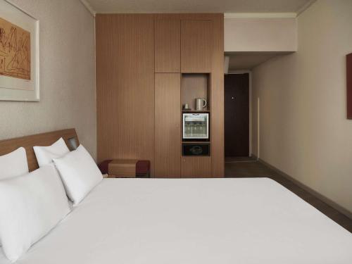 Standard Double Room, 1 double bed del hotel Novotel Athenes. Foto 9