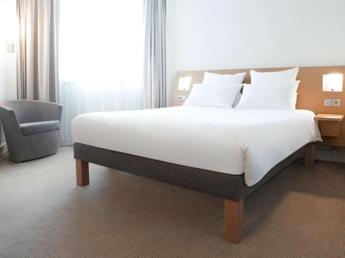 Standard Double Room, 1 double bed del hotel Novotel Athenes. Foto 10