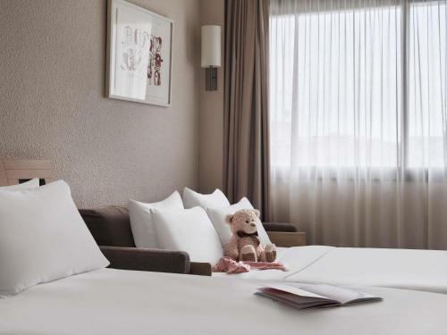 Executive Room with Acropolis View, 1 double bed and 1 double sofa bed del hotel Novotel Athenes