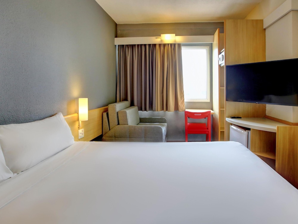 1 cama doble + 1 cama supletoria para niños del hotel Ibis Tamboré