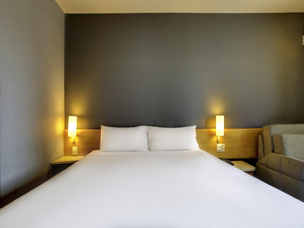 1 cama doble + 1 cama supletoria para niños del hotel Ibis Tamboré. Foto 3