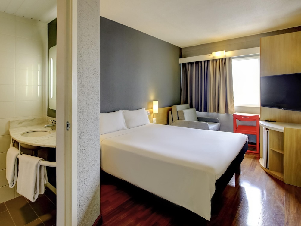 1 cama doble + 1 cama supletoria para niños del hotel Ibis Tamboré. Foto 4