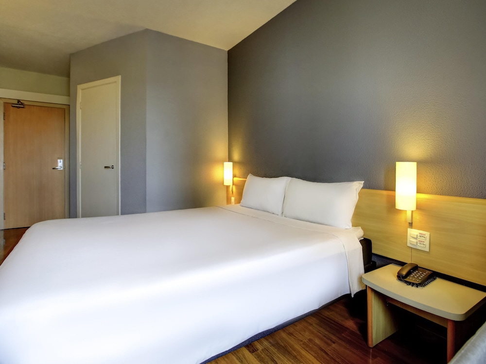1 cama doble + 1 cama supletoria para niños del hotel Ibis Tamboré. Foto 5
